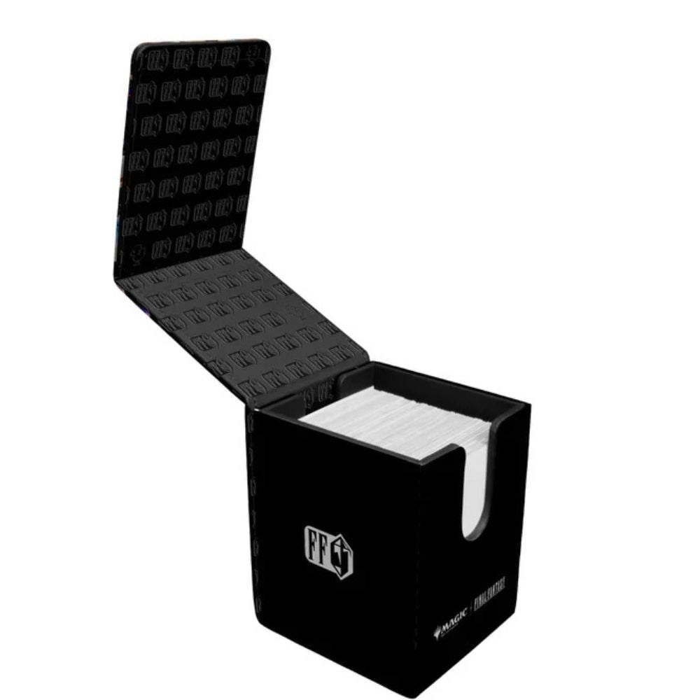 Insida av Ultra PRO Magic: The Gathering – FINAL FANTASY Kain, Traitorous Dragoon Alcove Flip Deck Box